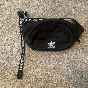 Adidas belt bag/ fanny pack